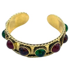 Chanel Cuff/bracelet with 10 round Gripoix glass, 24 Karat goldplated, sign.2CC3